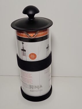 Ninja Black and Silver Easy Frother Milk Frother